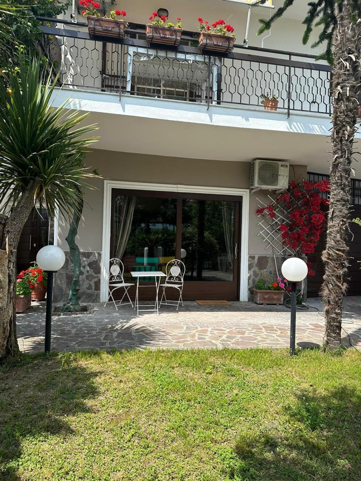 Ospitalita Il Noce Brusciano Exterior foto